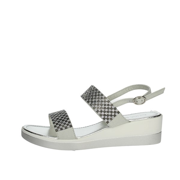 Cinzia Soft Shoes Flat Sandals Pearl IAD20936