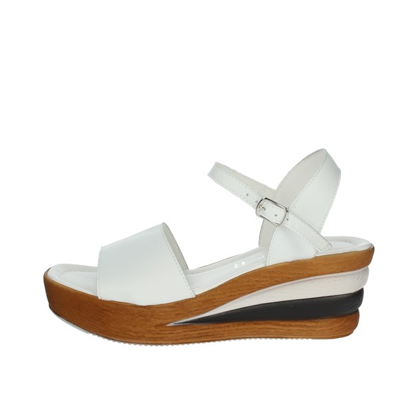 Cinzia Soft Shoes Platform Sandals White IAF183185