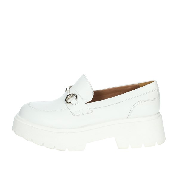 Silka Shoes Moccasin White M10