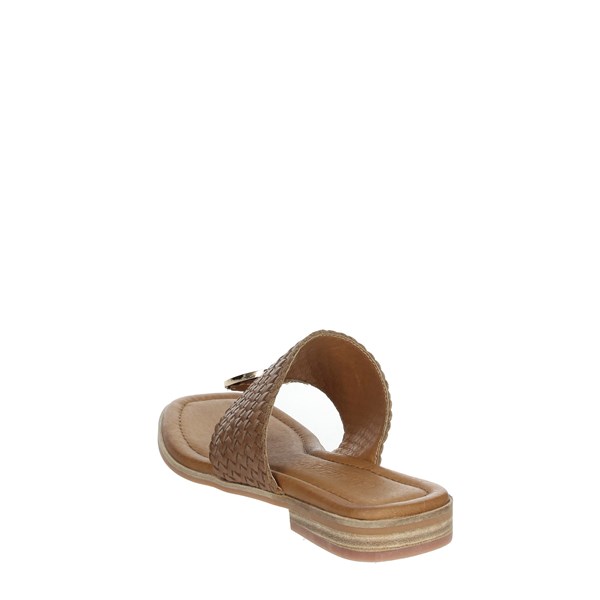 Carmela Shoes Flip Flops Brown leather 67855