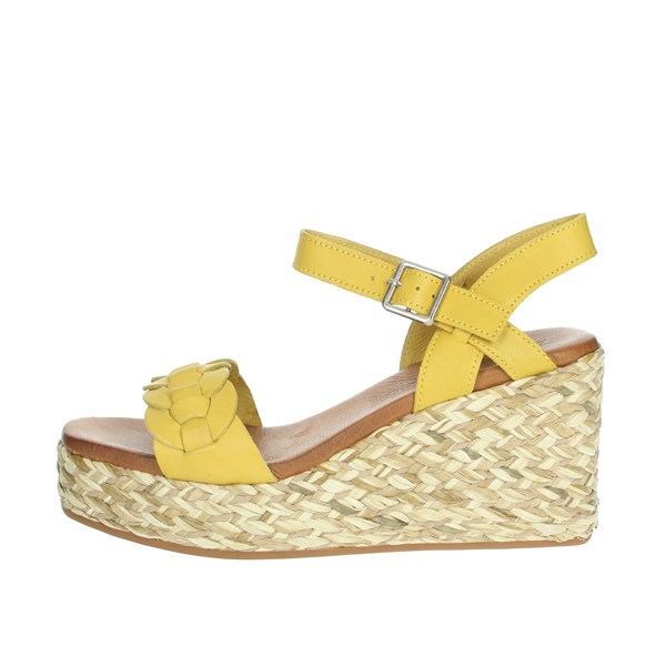 Carmela Shoes Platform Sandals Mustard 67853