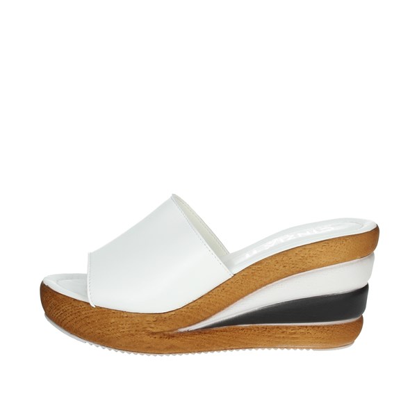 Cinzia Soft Shoes Platform Slippers White IAF193174