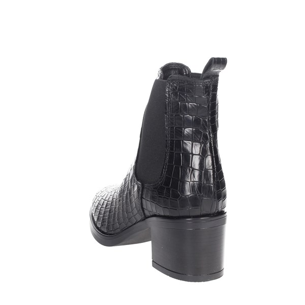 Cinzia Soft Shoes Heeled Ankle Boots Black AA26913DLX