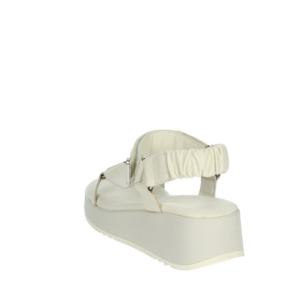 Carmela Shoes Platform Sandals Creamy white 68626