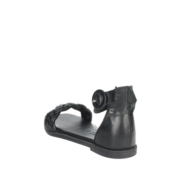 Carmela Shoes Flat Sandals Black 68547