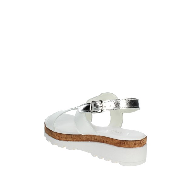 Cinzia Soft Shoes Flat Sandals White/Silver IAF23216PL
