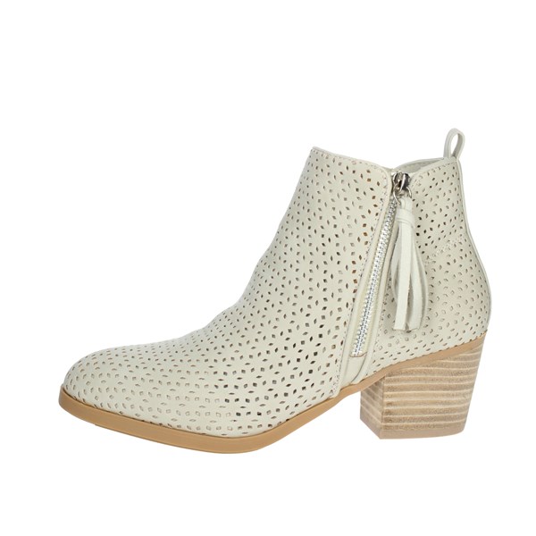 Refresh Shoes Heeled Ankle Boots Beige 170572