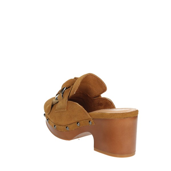 Carmela Shoes Sabot Brown leather 160469