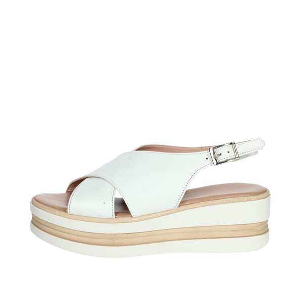 Cinzia Soft Shoes Platform Sandals White PQ1503802